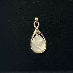 Sterling silver, mother of pearl pendant